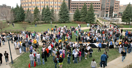 A crowd gathers at the start of Hunger Clean Up. Photo courtesy of Leslie La Bonte. 