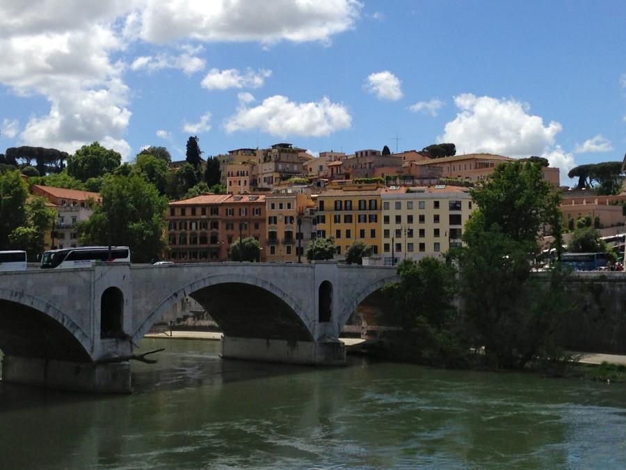 The banks of the Tiber River near John Cabot Universitys campus in Rome. Photo by Sarah Hauer / sarah.hauer@mu.edu