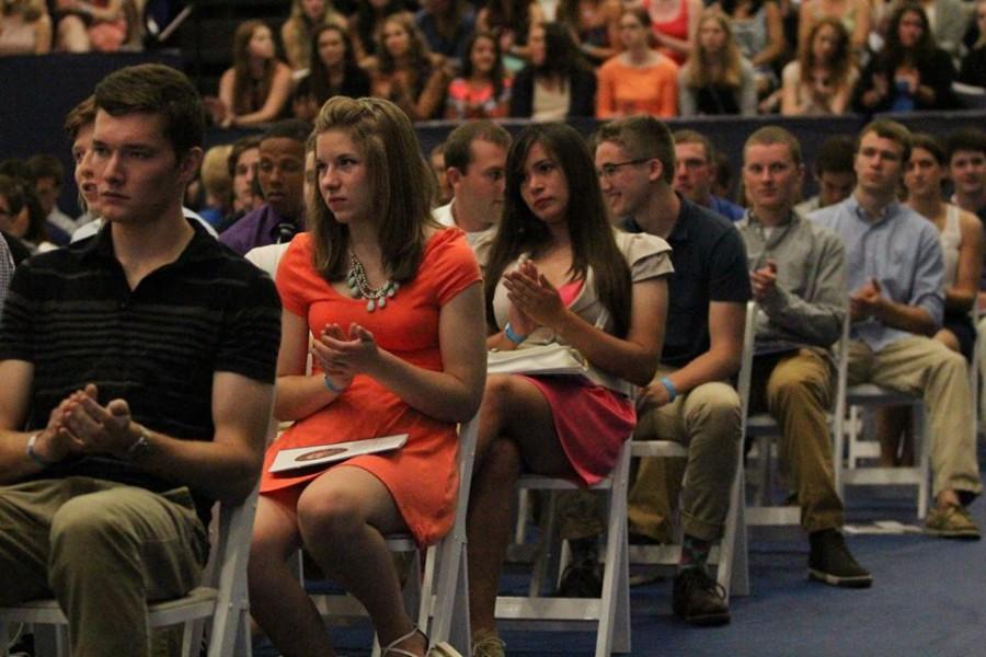 First year students took a pledge at New Student Convocation. Photo by Denise Xidan Zhang / xidan.zhang@marquette.edu