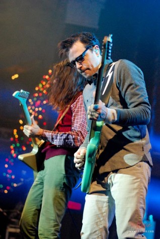 Weezer. Photo via: therave.com