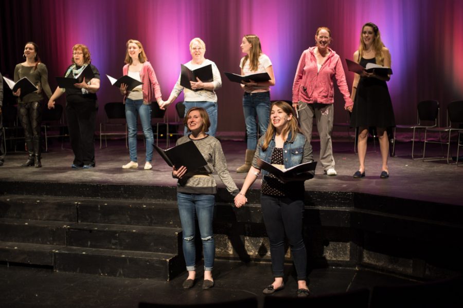 Theatre honors peace activists