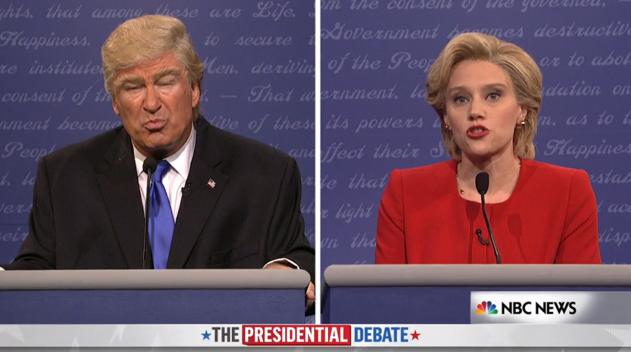 Alec+Baldwin+and+Kate+McKinnon+pose+as+Donald+Trump+and+Hilary+Clinton+in+SNLs+debate+sketches.+