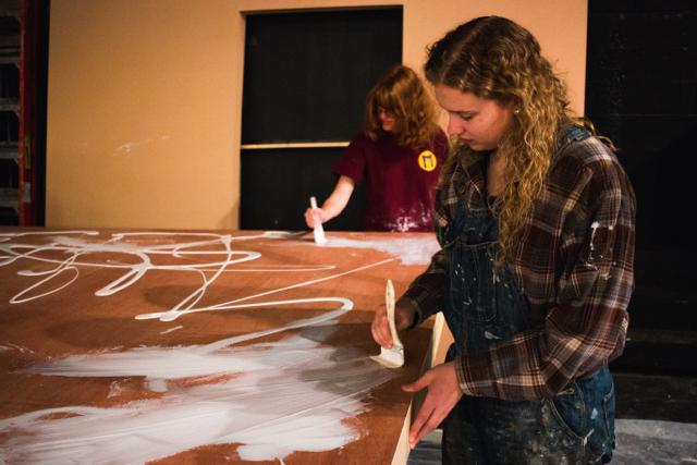 Taking on tragedy by scenic design