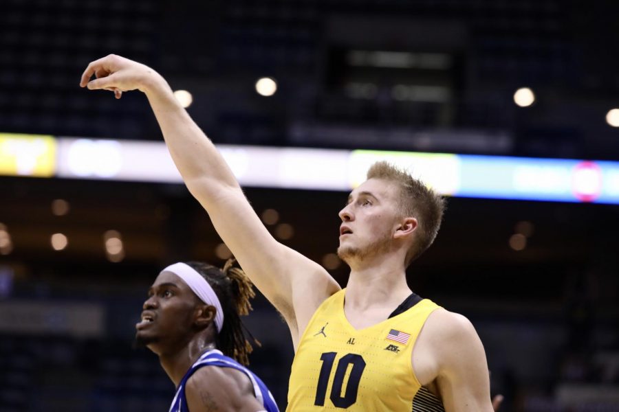 Sam+Hauser+scored+30+points+against+Butler%2C+tying+a+career+high.+Marquette+plays+DePaul+at+8%3A00+Monday+night+at+the+BMO+Harris+Bradley+Center.