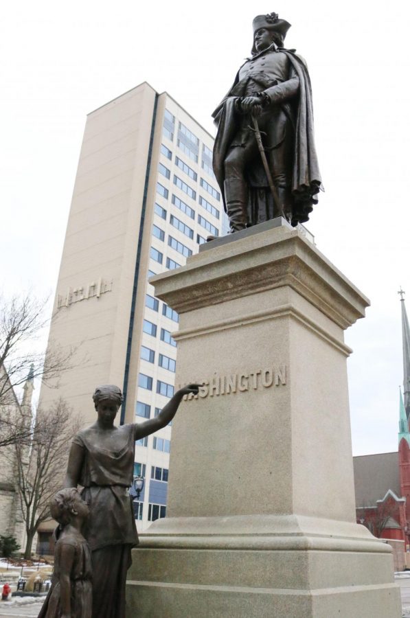 Washington+statue+returns+to+Wisconsin+Avenue