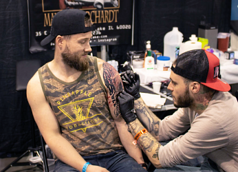 Tattoo convention draws inked bodies as living art  Milwaukee Independent