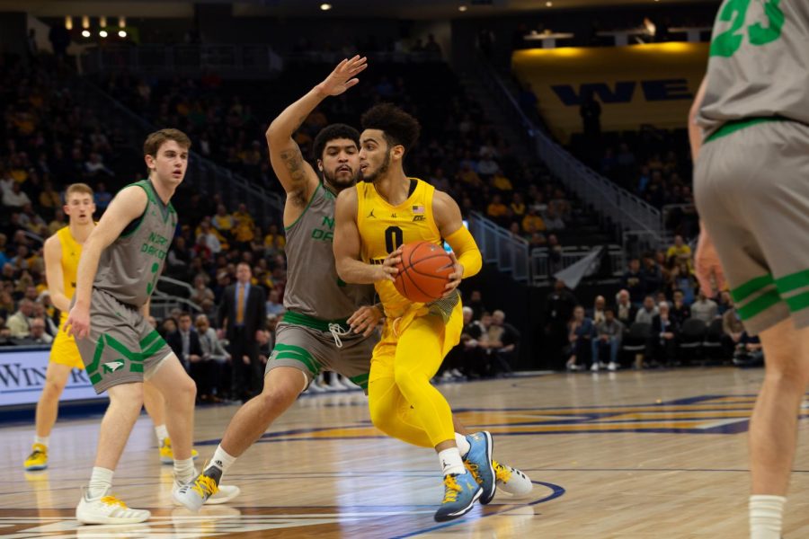 Marquette+eases+past+North+Dakota+with+Howards+26-point+performance