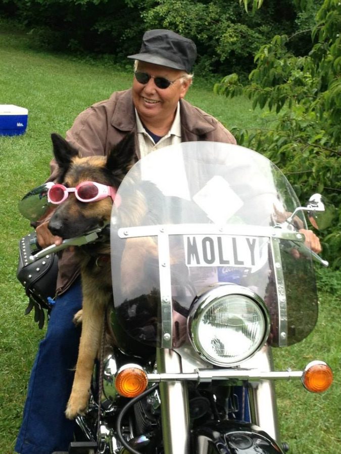 Tremmel+has+been+known+to+drive+around+on+his+motorcycle+with+several+of+his+dogs+over+the+years.%0APhoto+courtesy+of+Molly+the+Motorcycle+Dog+Facebook