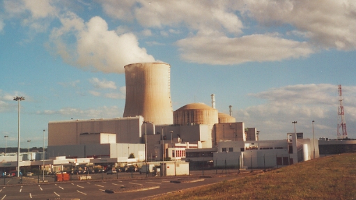 Nuclear power plants and their usage are linked to the proliferation of greenhouse gases. Photo via Wikimedia Commons