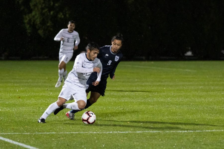 Connor Alba dribbles the ball in Marquette's 3-2 win against Butler.