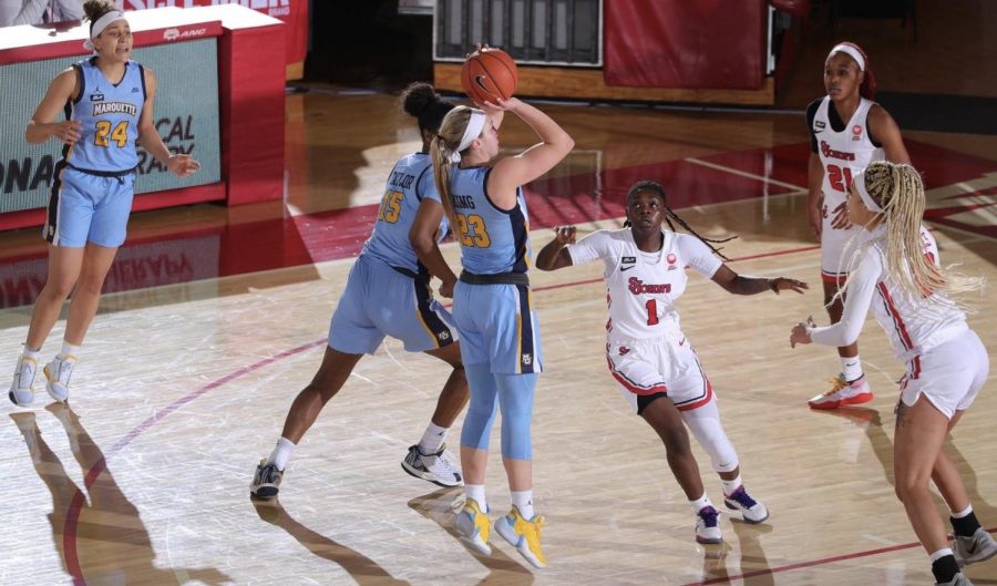 Selena+Lott+led+offensively+for+the+Golden+Eagles+with+her+season-high+30+points.+%28Photo+courtesy+of+Marquette+Athletics%29.