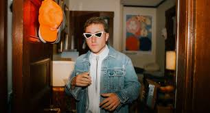 Indie singer-songwriter, Austin Weber, released his latest album "Late to the Party" at the end of March. Weber will also be performing live on the MUR YouTube channel as the Spring Concert headliner. 