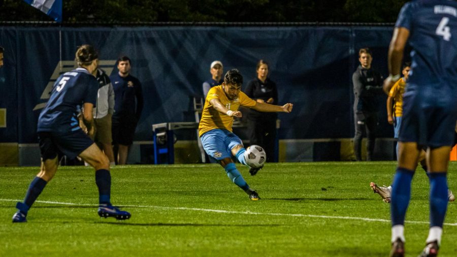 Beto Soto (11) takes a shot on goal in Marquettes 1-0 loss to Villanova Sept. 18. (Photo courtesy of Marquette Athletics.)