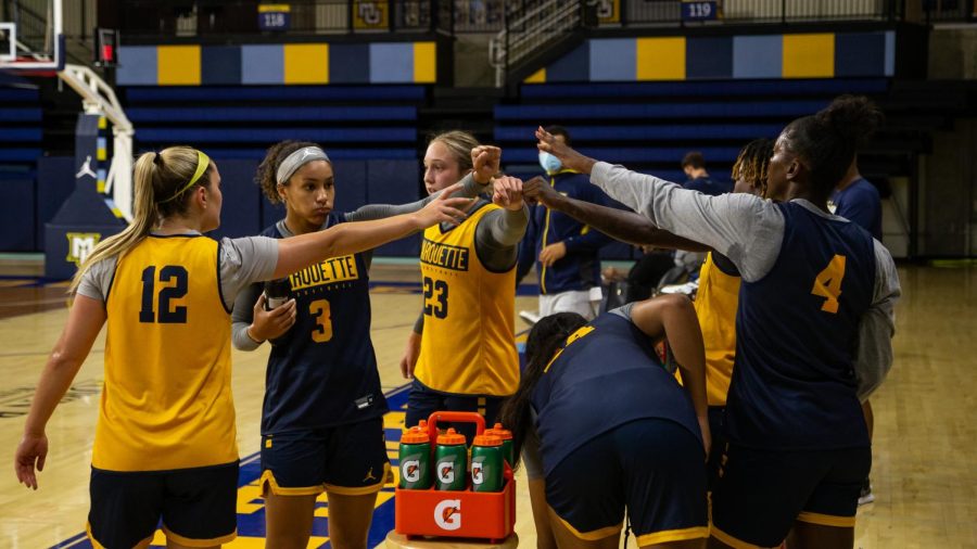 Marquette womens basketball gathers in a huddle during its practice Sept.15. (Photo courtesy of Marquette Athletics.)