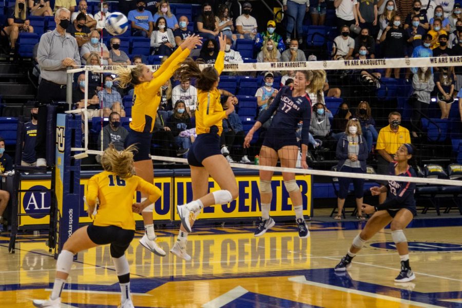 Marquette+volleyball+goes+up+for+a+block+in+its+3-1+win+to+UConn+Oct.+1.+
