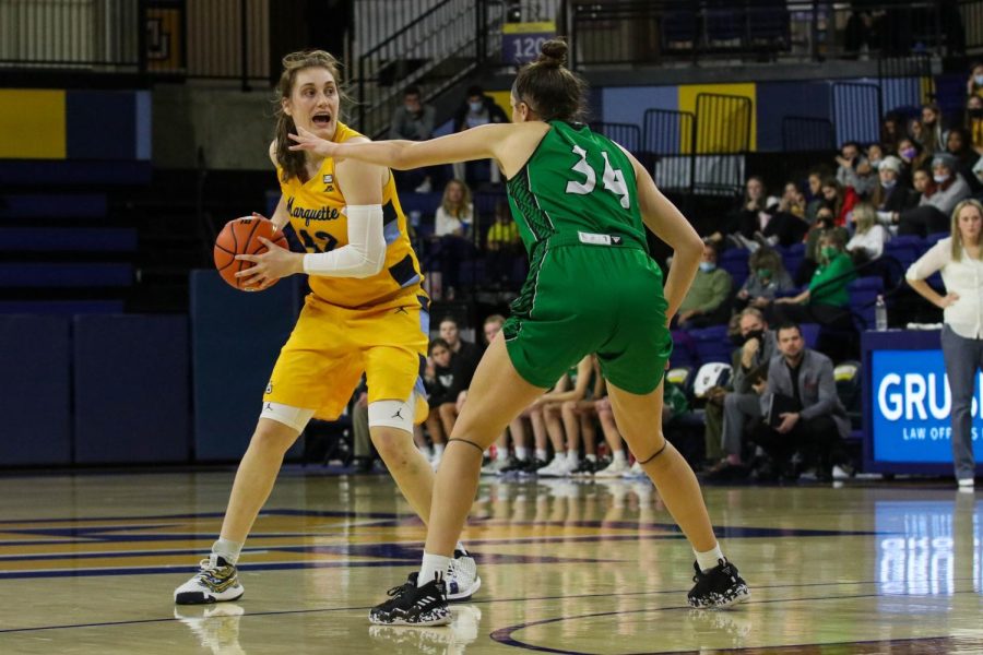 Graduate student forward Lauren Van Kleunen (42) went 6-for-6 (12 pts) in the first half during Marquette womens basketballs 89-65 win over North Dakota Dec. 11. 