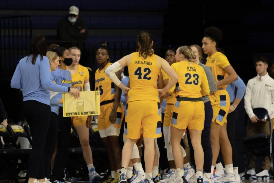 Marquette womens basketball in a huddle during its 88-85 overtime win against DePaul Jan. 12. 