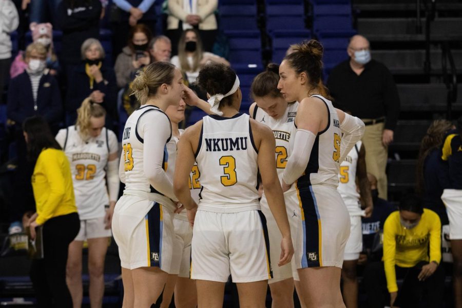 Marquette+womens+basketball+in+a+huddle+in+its+68-32+win+over+Georgetown+Jan.+14.+