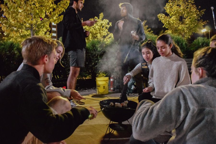 Smores+night+was+hosted+Oct.+5+outside+of+the+Alumni+Memorial+Union.+
