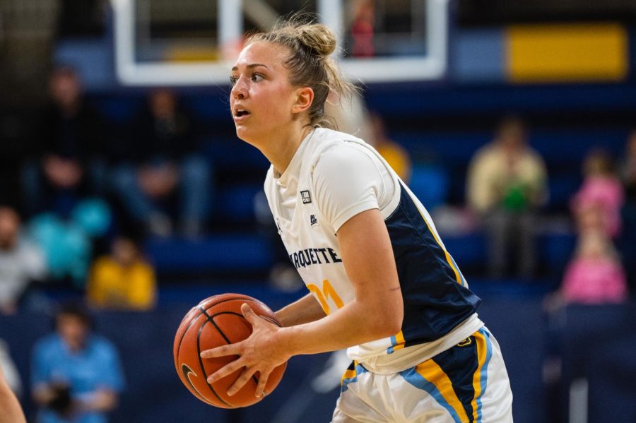 First-year+guard+Emily+La+Chapell+recorded+a+career-high+12+points+in+Marquette+womens+basketballs+77-53+win+over+Loyola+Chicago+Dec.+10.+
