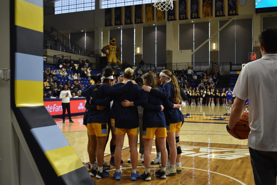Marquette+womens+basketball+gathers+prior+to+its+game+Jan.+22+against+Seton+Hall.+