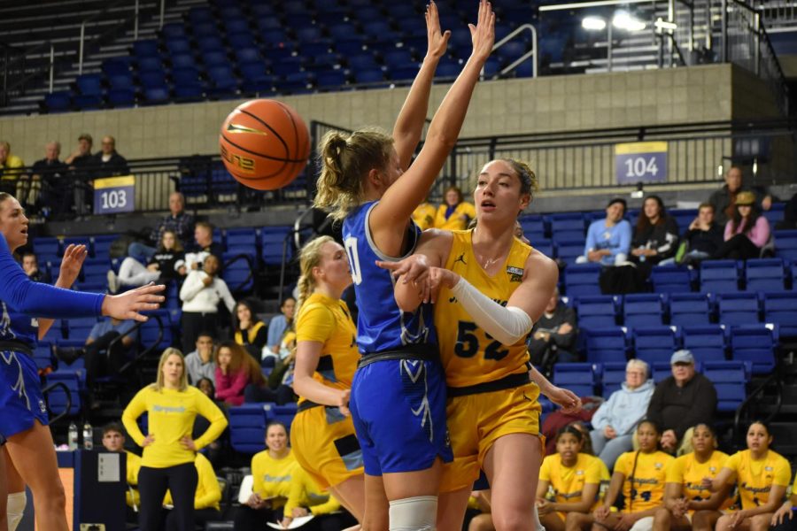 Senior+forward+Chloe+Marotta+led+Marquette+womens+basketball+in+points+and+rebounds+in+its+loss+to+Creighton+Feb.+22+at+the+Al+McGuire+Center.