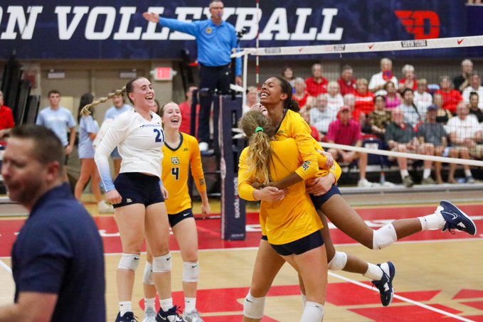Marquette volleyball leaves the Flyer Invitational 2-1. (Photo courtesy of Marquette athletics.)
