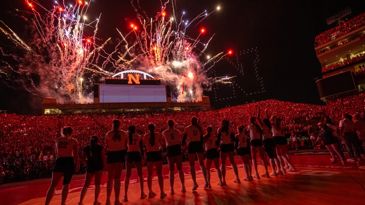 92%2C003+fans+went+to+watch+Omaha+vs+Nebraska+volleyball%2C+the+most+of+any+womens+sporting+event+in+history.+%28Photo+courtesy+of+Nebraska+Athletics.%29