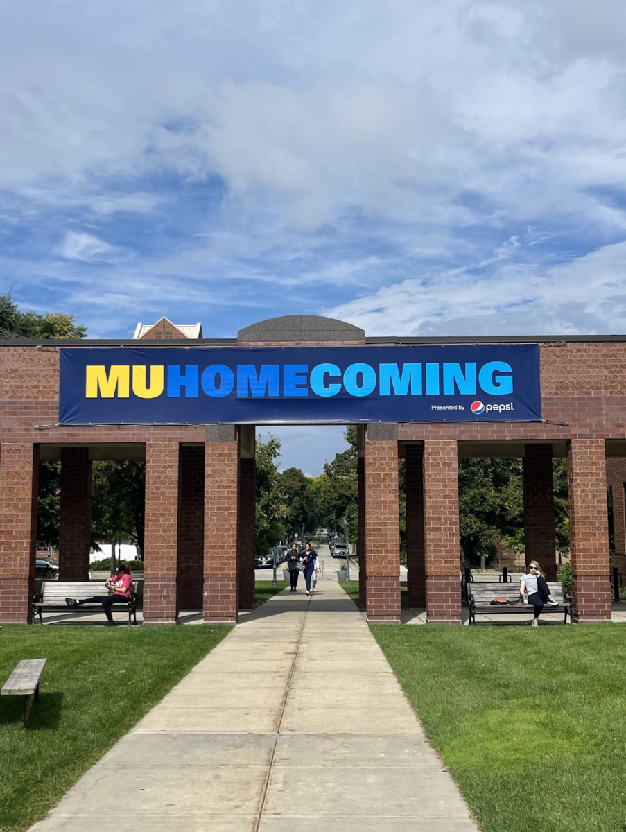 Homecoming banner outside the Alumni Memorial Union.