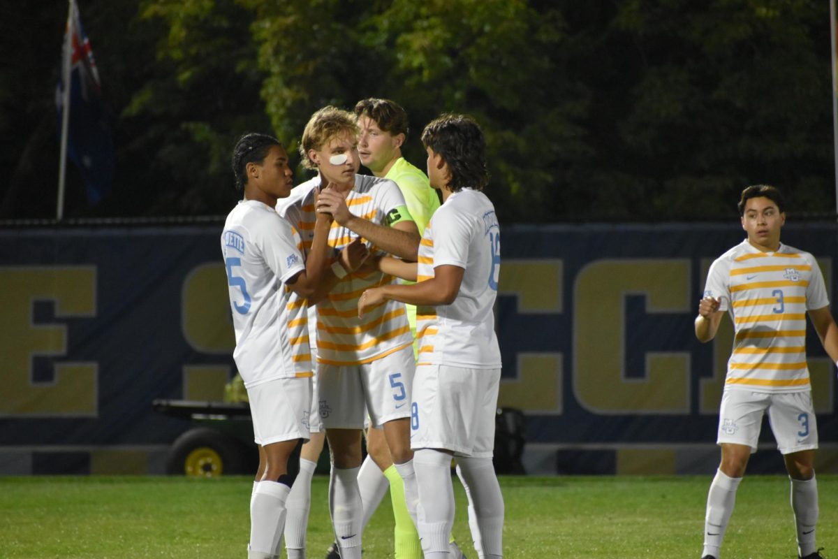 Sophomore+midfielder+Tristan+Ronnestad-Stevens+%285%29+in+Marquette+mens+soccers+1-0+loss+to+Northern+Illinois+Oct.+2.