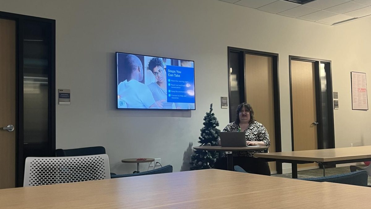 Allison Wojnar educated Marquette students on ways to talk about the topic of suicide.