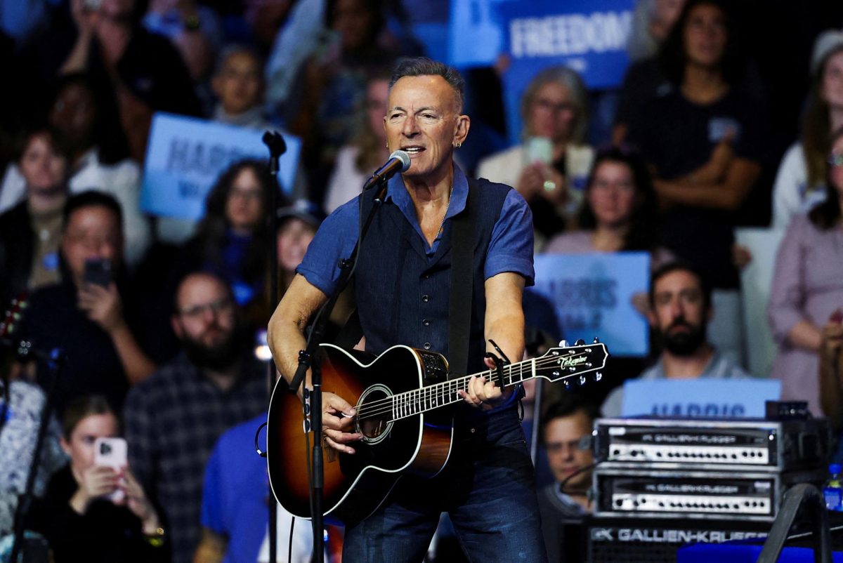 Bruce Springsteen performs during a campaign rally for Democratic presidential nominee U.S. Vice President Kamala Harris in Philadelphia, Pennsylvania, U.S., October 28, 2024. REUTERS/Eloisa Lopez